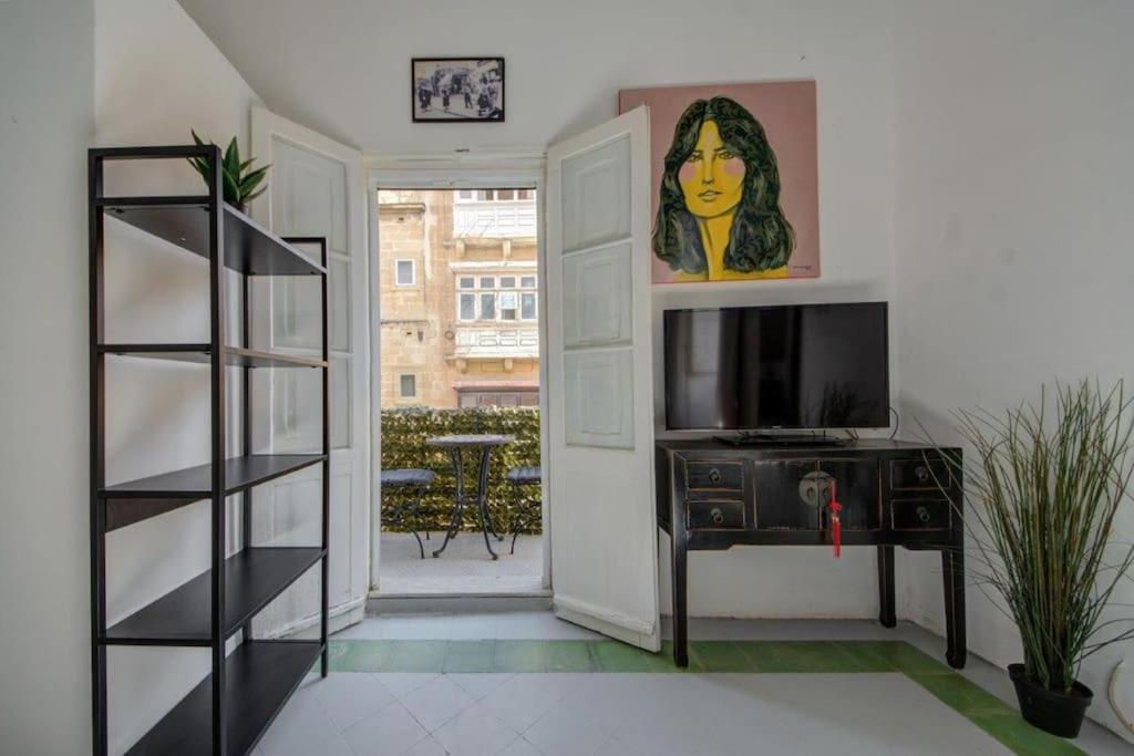 Traditional Maltese Town House In Floriana Buitenkant foto