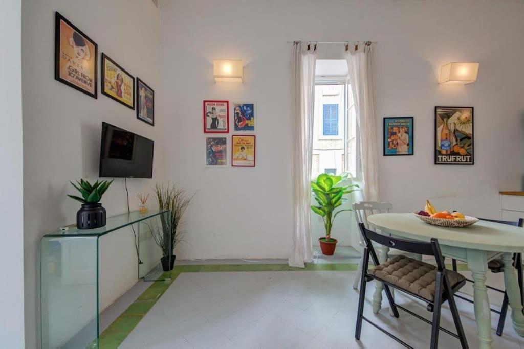 Traditional Maltese Town House In Floriana Buitenkant foto