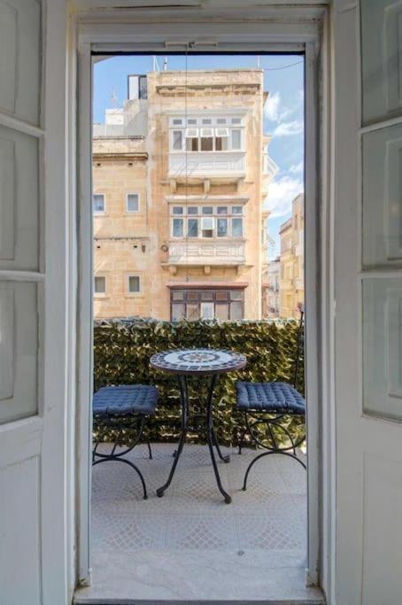 Traditional Maltese Town House In Floriana Buitenkant foto